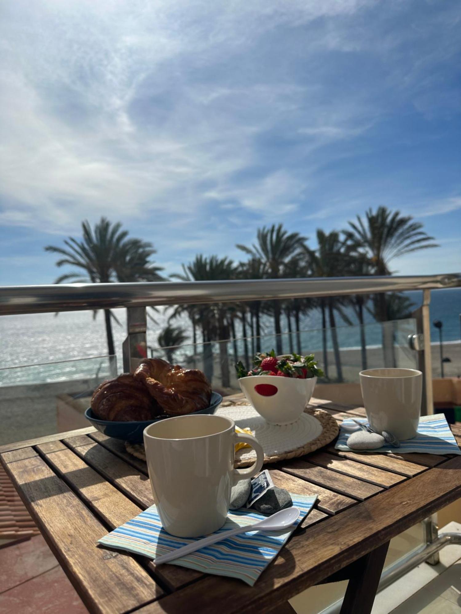 Vistas Al Mar Apartment ตอร์เรนูเอวา ภายนอก รูปภาพ